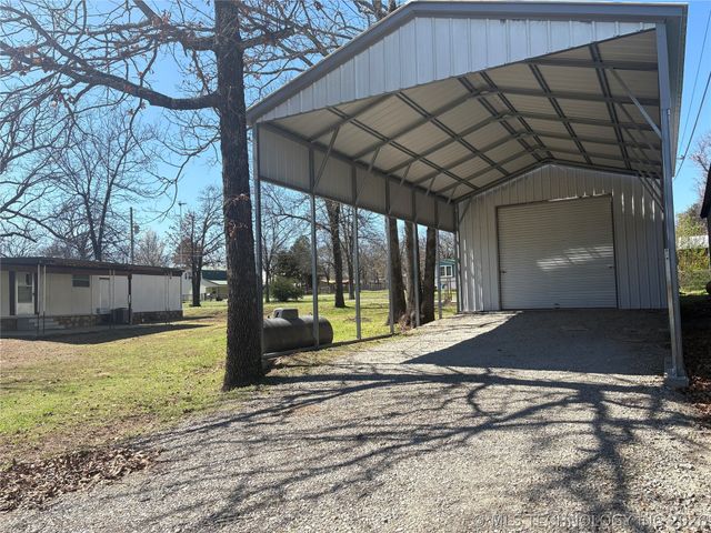 417 Pine Road, Eufaula, OK 74432