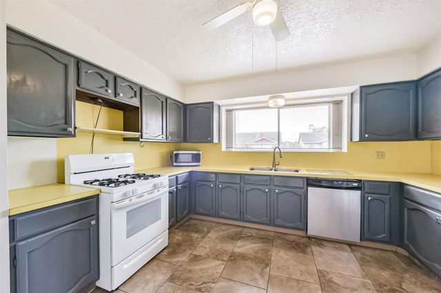 17538 Crestline Road, Humble, TX 77396