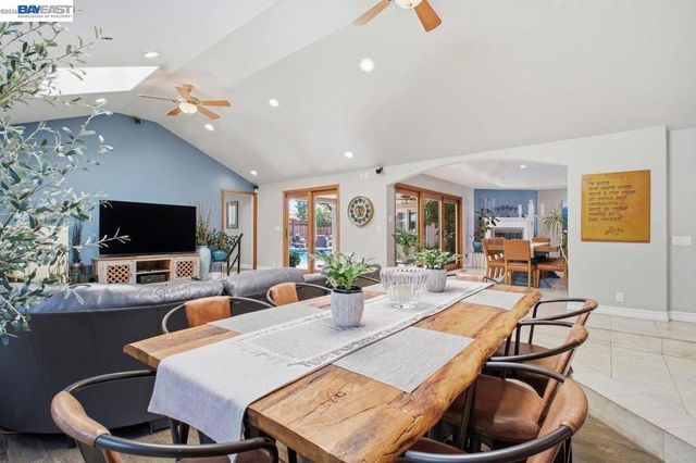 4858 Sterling Dr, Fremont, CA 94536