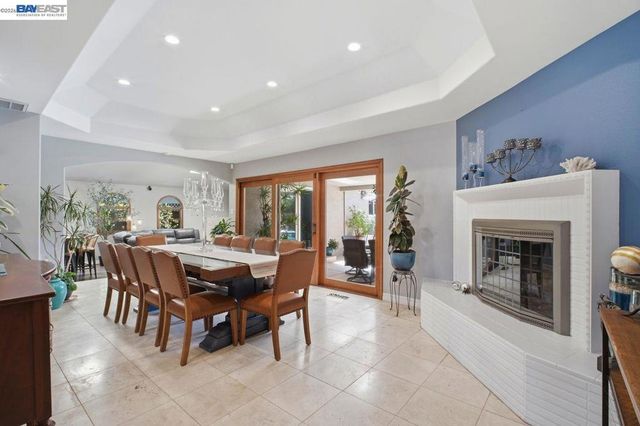 4858 Sterling Dr, Fremont, CA 94536