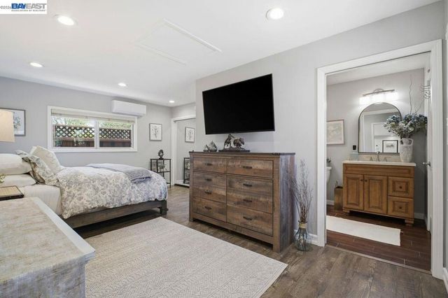 4858 Sterling Dr, Fremont, CA 94536