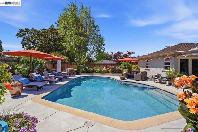 4858 Sterling Dr, Fremont, CA 94536