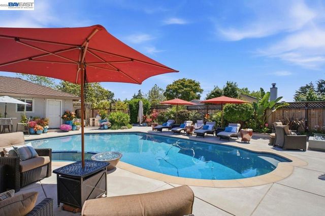 4858 Sterling Dr, Fremont, CA 94536