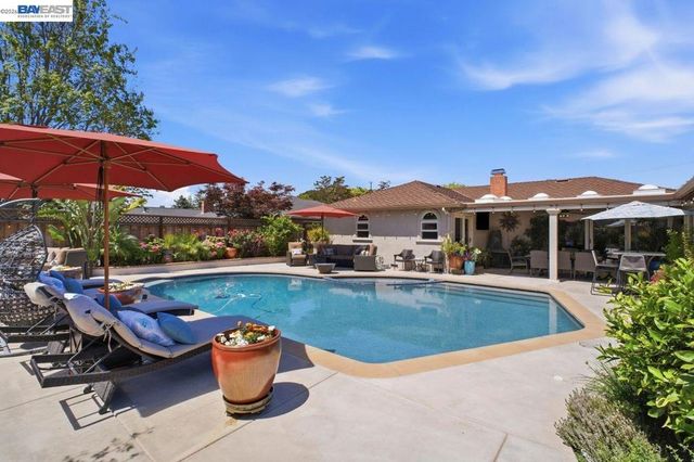4858 Sterling Dr, Fremont, CA 94536