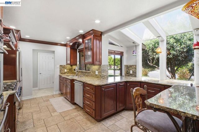 4858 Sterling Dr, Fremont, CA 94536