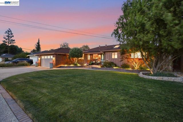 4858 Sterling Dr, Fremont, CA 94536