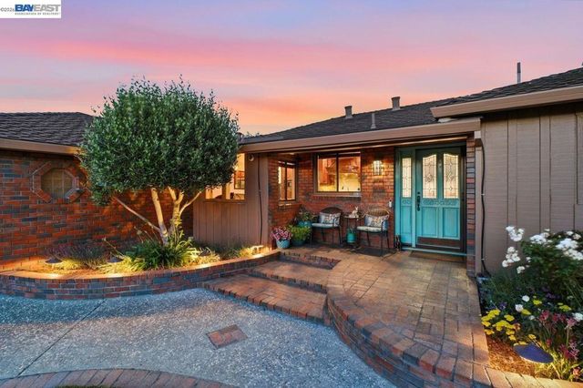 4858 Sterling Dr, Fremont, CA 94536