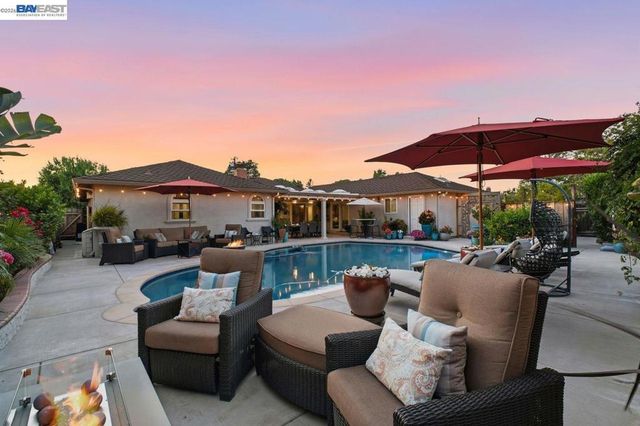 4858 Sterling Dr, Fremont, CA 94536