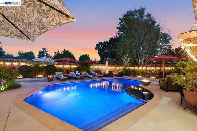 4858 Sterling Dr, Fremont, CA 94536