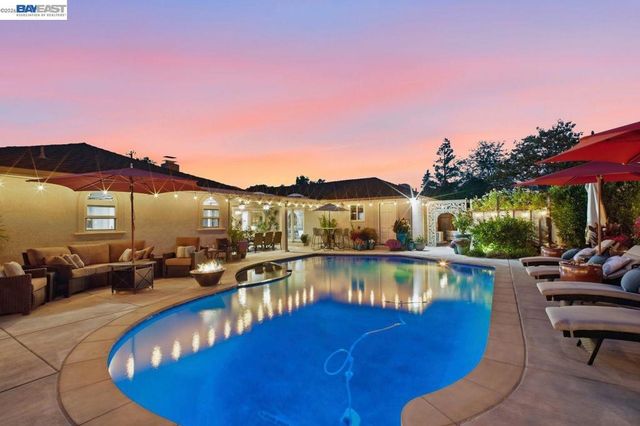 4858 Sterling Dr, Fremont, CA 94536