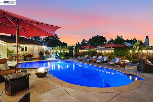 4858 Sterling Dr, Fremont, CA 94536