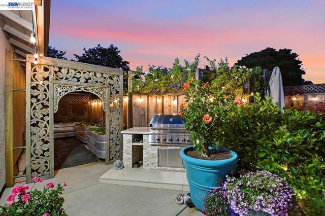 4858 Sterling Dr, Fremont, CA 94536
