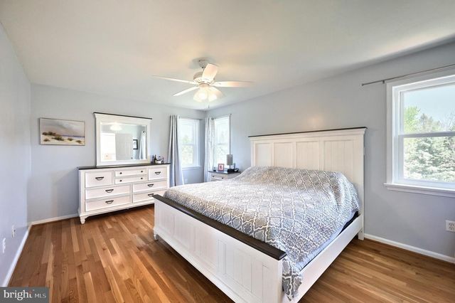 1066 FOX RUN TER, Hanover, PA 17331