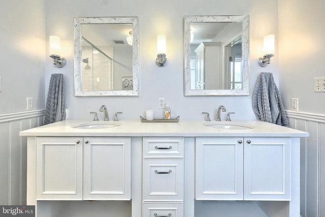 1066 FOX RUN TER, Hanover, PA 17331