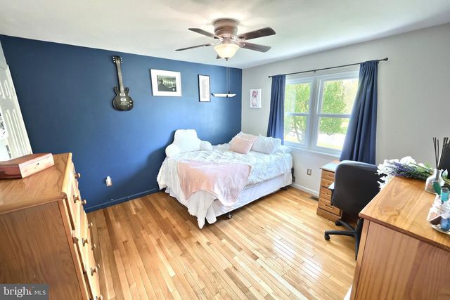 1066 FOX RUN TER, Hanover, PA 17331