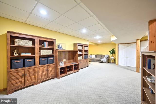 1066 FOX RUN TER, Hanover, PA 17331