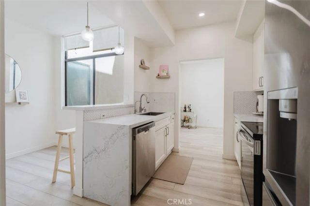 1305 N Columbus Avenue 204, Glendale, CA 91202