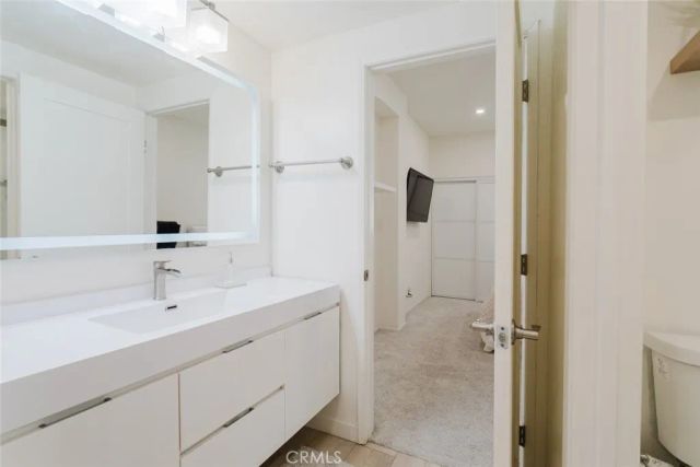 1305 N Columbus Avenue 204, Glendale, CA 91202
