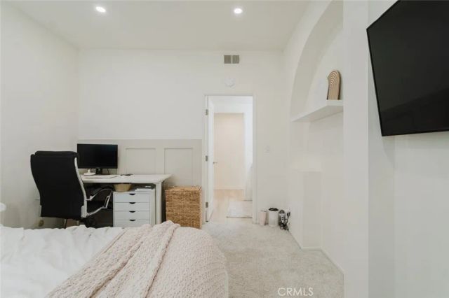 1305 N Columbus Avenue 204, Glendale, CA 91202