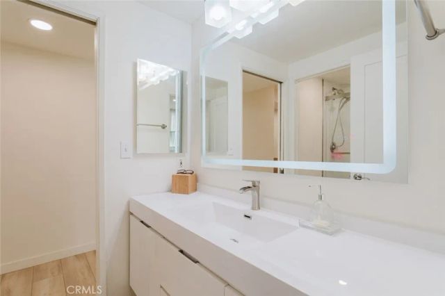 1305 N Columbus Avenue 204, Glendale, CA 91202