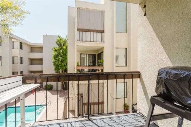 1305 N Columbus Avenue 204, Glendale, CA 91202