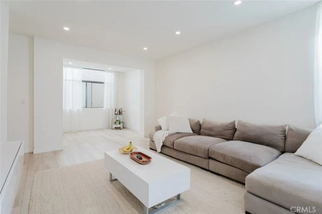 1305 N Columbus Avenue 204, Glendale, CA 91202