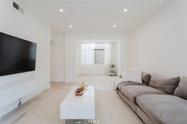 1305 N Columbus Avenue 204, Glendale, CA 91202