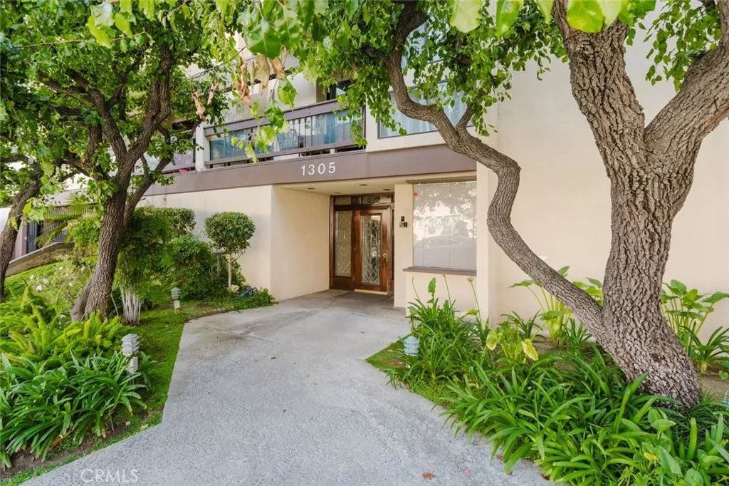1305 N Columbus Avenue 204, Glendale, CA 91202