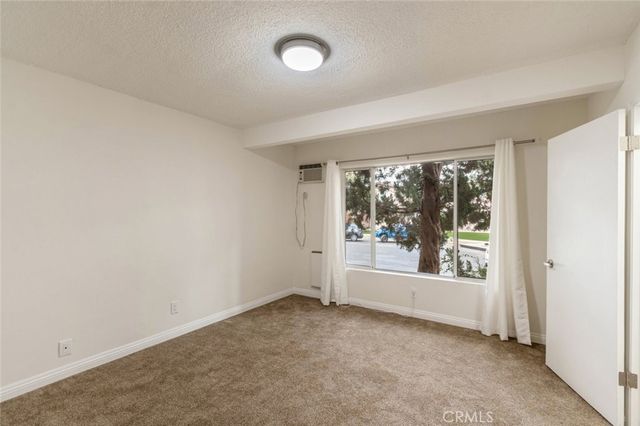 6520 Shirley Avenue 3, Reseda, CA 91335