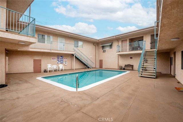 6520 Shirley Avenue 3, Reseda, CA 91335