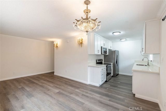 6520 Shirley Avenue 3, Reseda, CA 91335