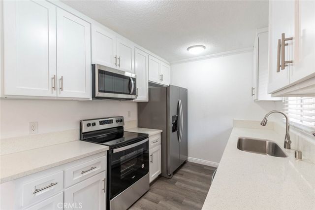6520 Shirley Avenue 3, Reseda, CA 91335