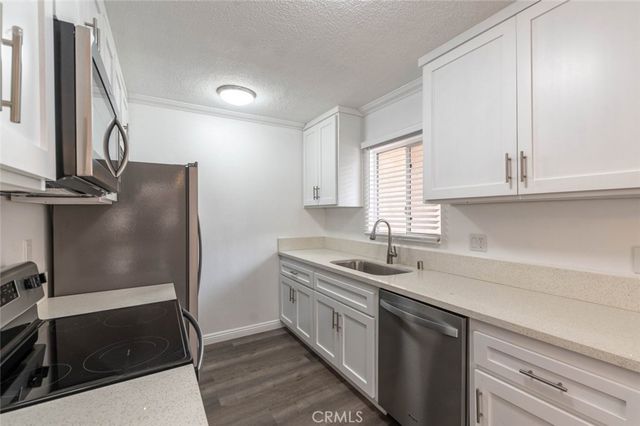 6520 Shirley Avenue 3, Reseda, CA 91335
