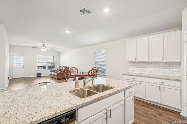 1733 Rocky Rise, San Antonio, TX 78245