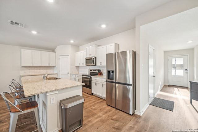 1733 Rocky Rise, San Antonio, TX 78245