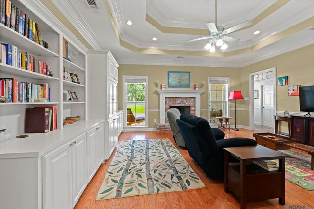 8858 Myrtle Hill Dr, St Francisville, LA 70775