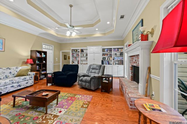 8858 Myrtle Hill Dr, St Francisville, LA 70775