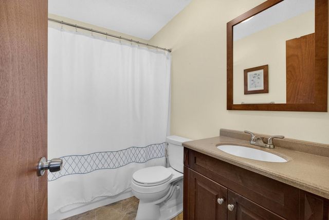 609 W LeClaire Road, Eldridge, IA 52748