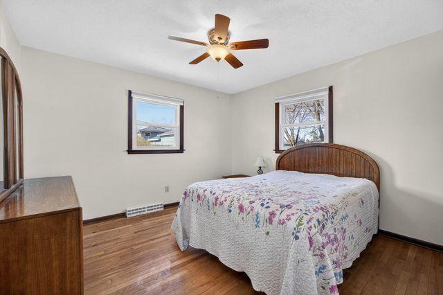 609 W LeClaire Road, Eldridge, IA 52748