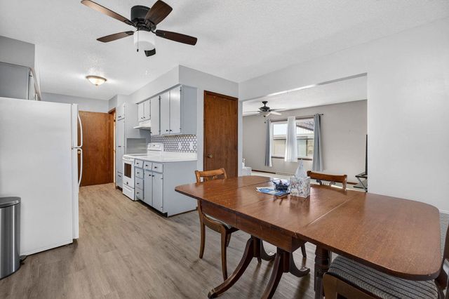 609 W LeClaire Road, Eldridge, IA 52748