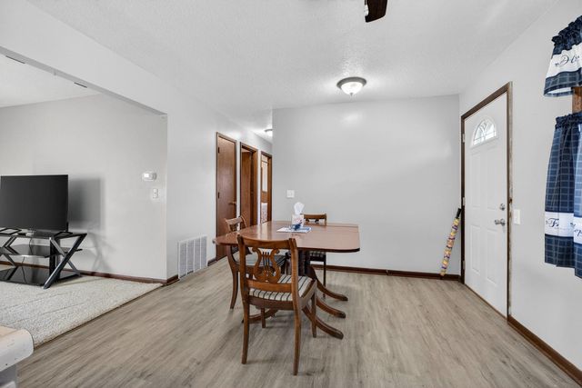 609 W LeClaire Road, Eldridge, IA 52748