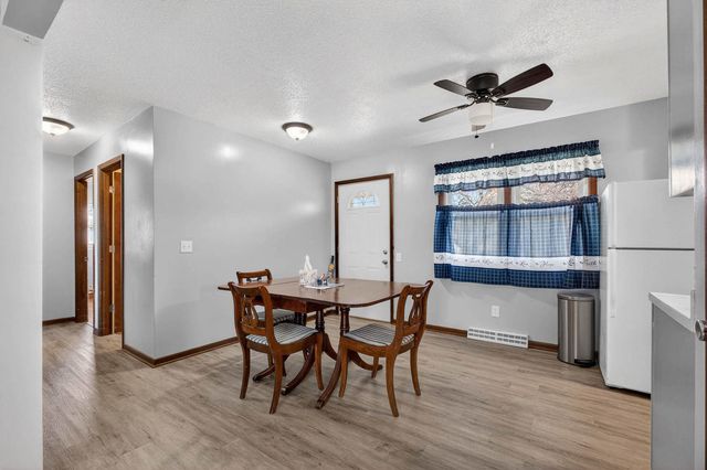 609 W LeClaire Road, Eldridge, IA 52748