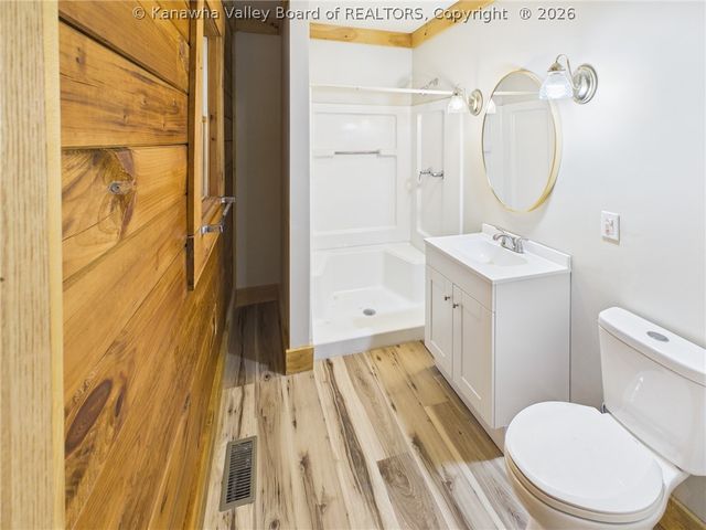 328 Wells Hollow Road, Scott Depot, WV 25560