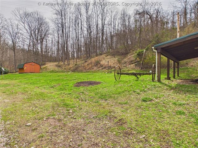 328 Wells Hollow Road, Scott Depot, WV 25560