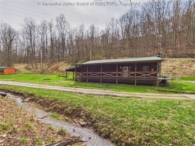 328 Wells Hollow Road, Scott Depot, WV 25560