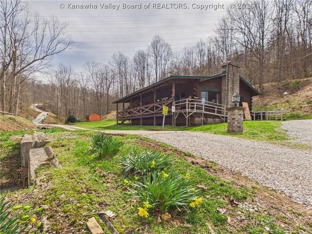 328 Wells Hollow Road, Scott Depot, WV 25560