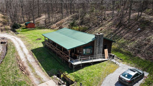 328 Wells Hollow Road, Scott Depot, WV 25560