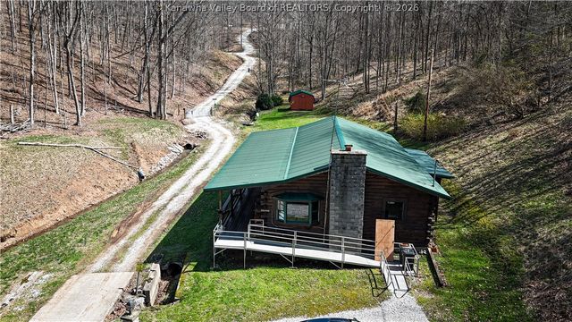 328 Wells Hollow Road, Scott Depot, WV 25560