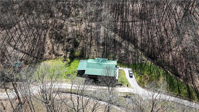 328 Wells Hollow Road, Scott Depot, WV 25560