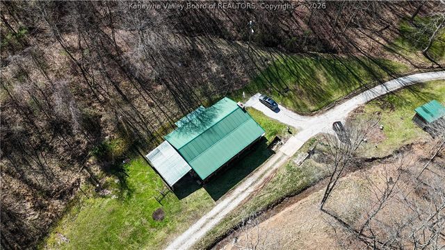 328 Wells Hollow Road, Scott Depot, WV 25560